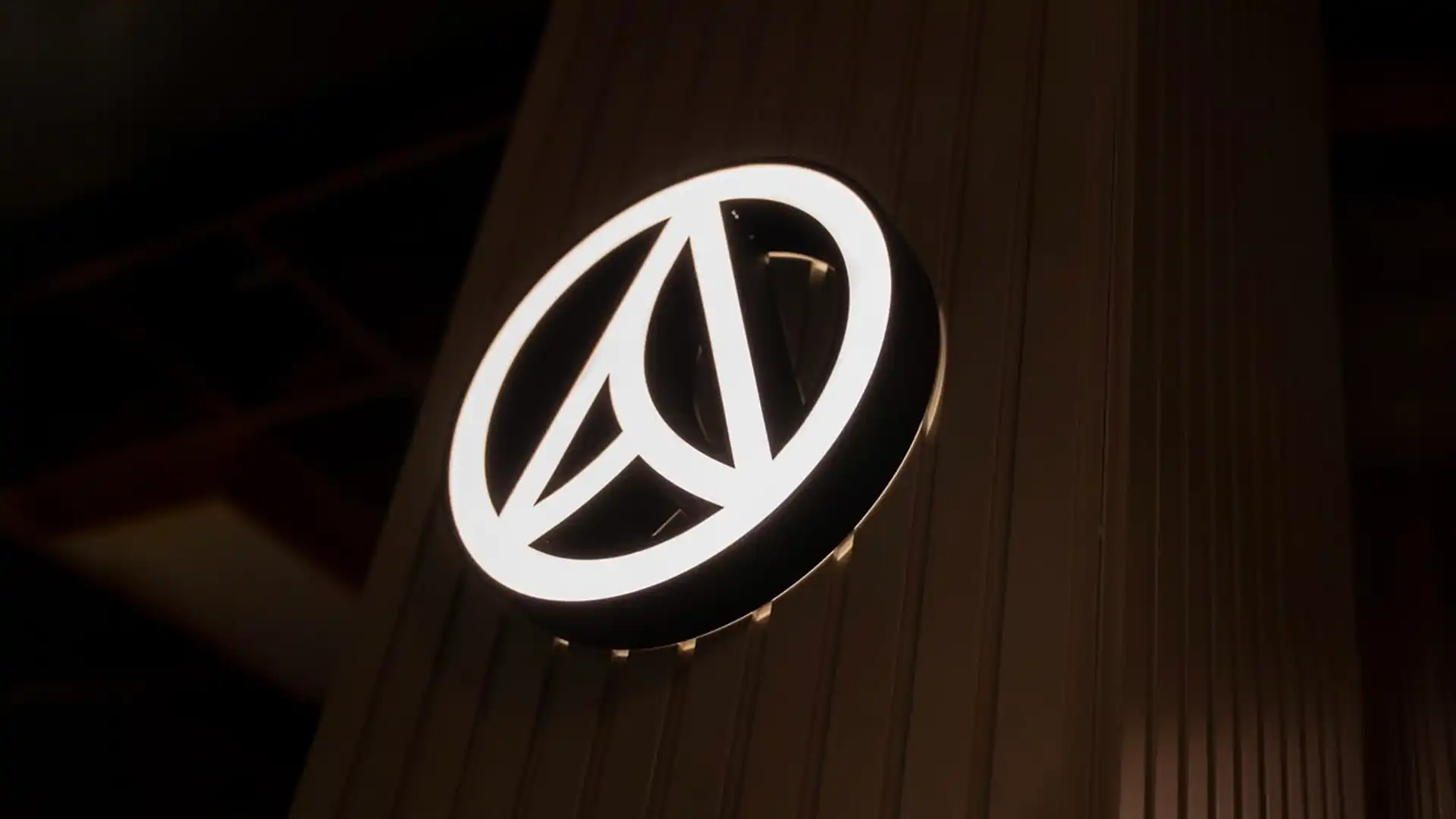 aura lounge logo