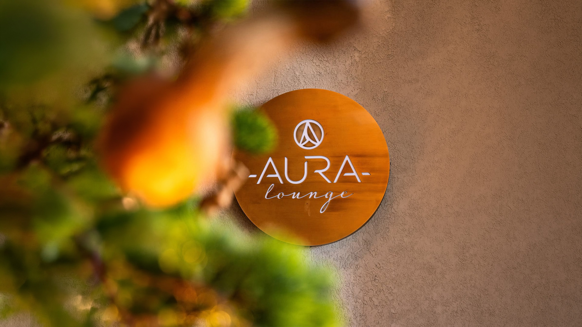 aura lounge duvar logo